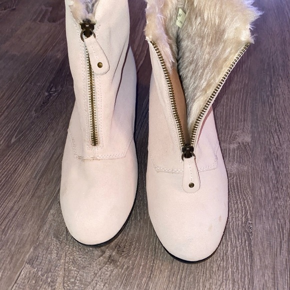 Sporto fur lined ankle boots with front zipper. New without box. Size 8.5 - Picture 2 of 9